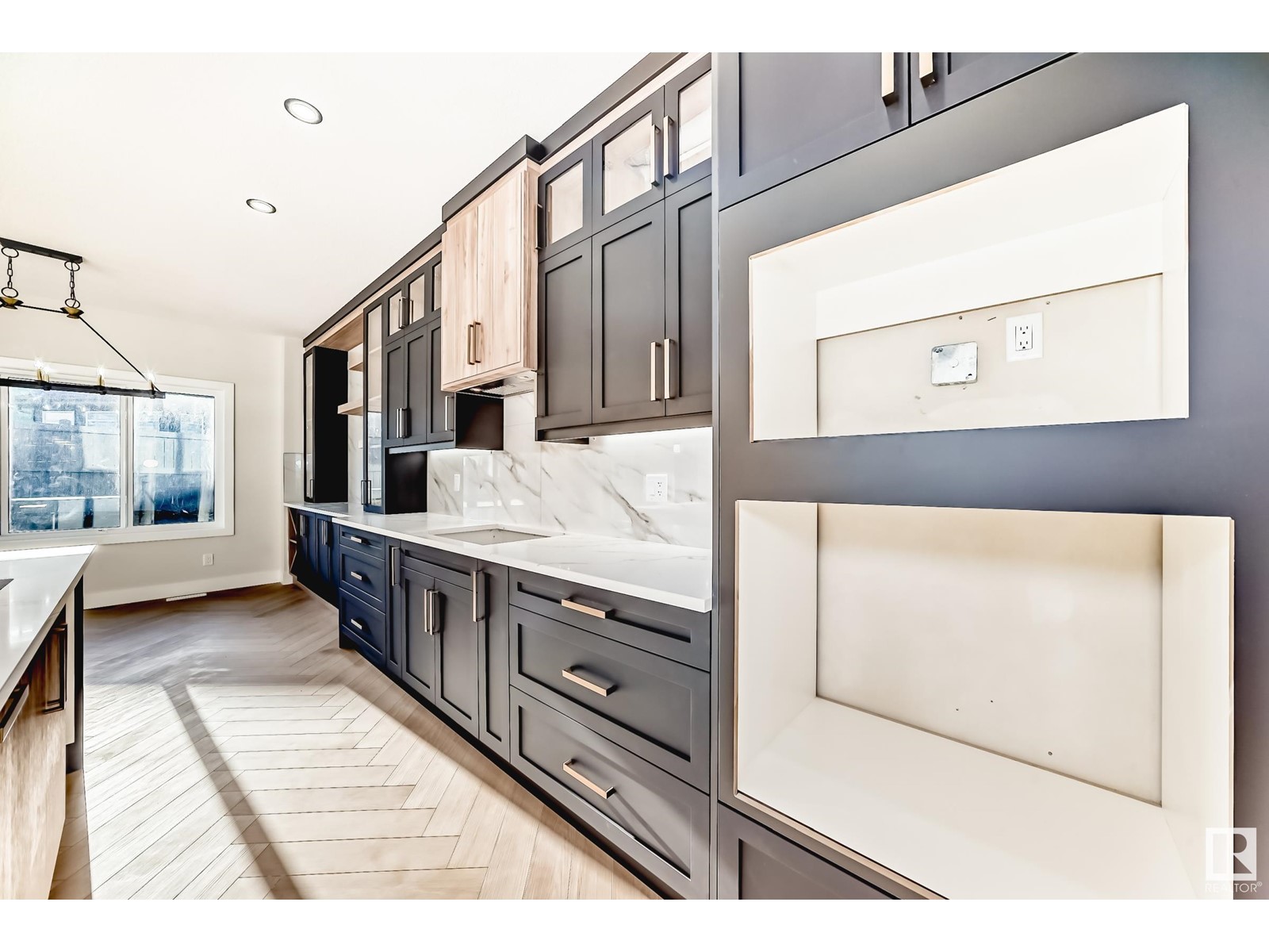 7021 Kiviaq Cr Sw, Edmonton, Alberta  T6W 5R3 - Photo 10 - E4434198