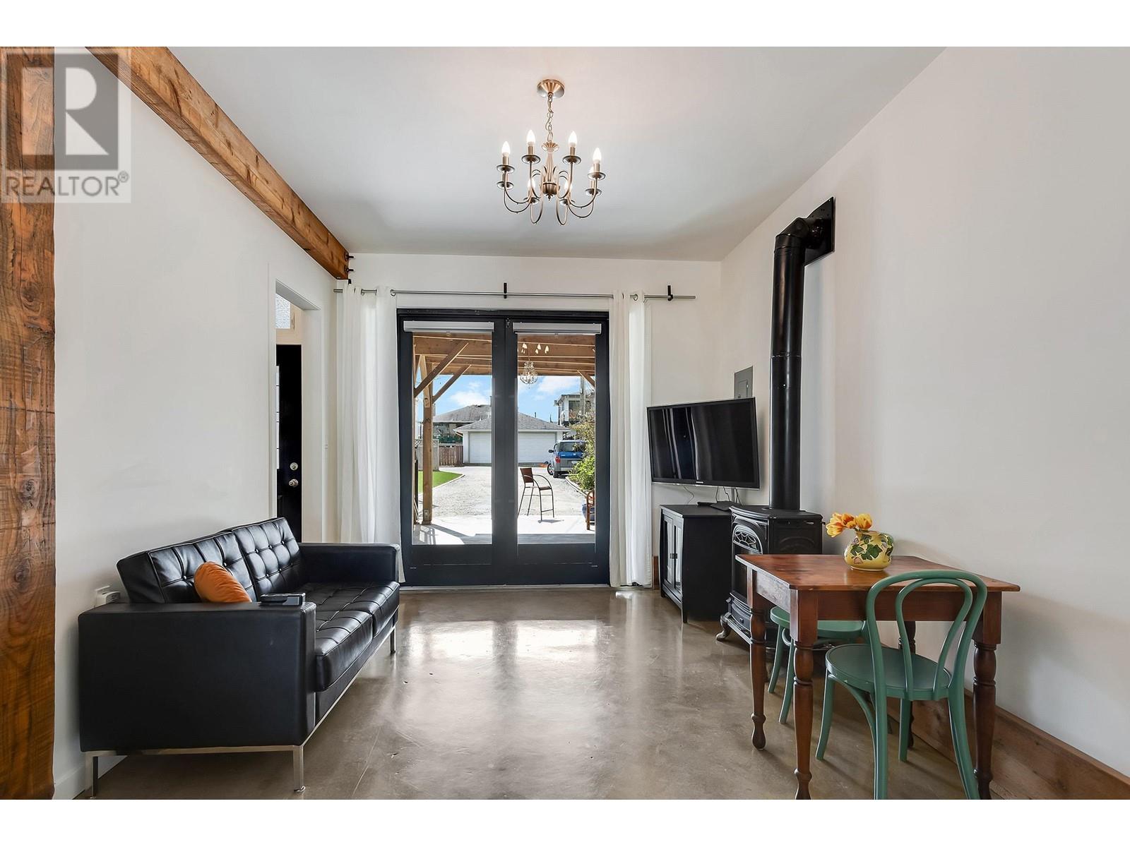 329 E 19th Street, North Vancouver, British Columbia  V7L 2Z4 - Photo 37 - R2992831