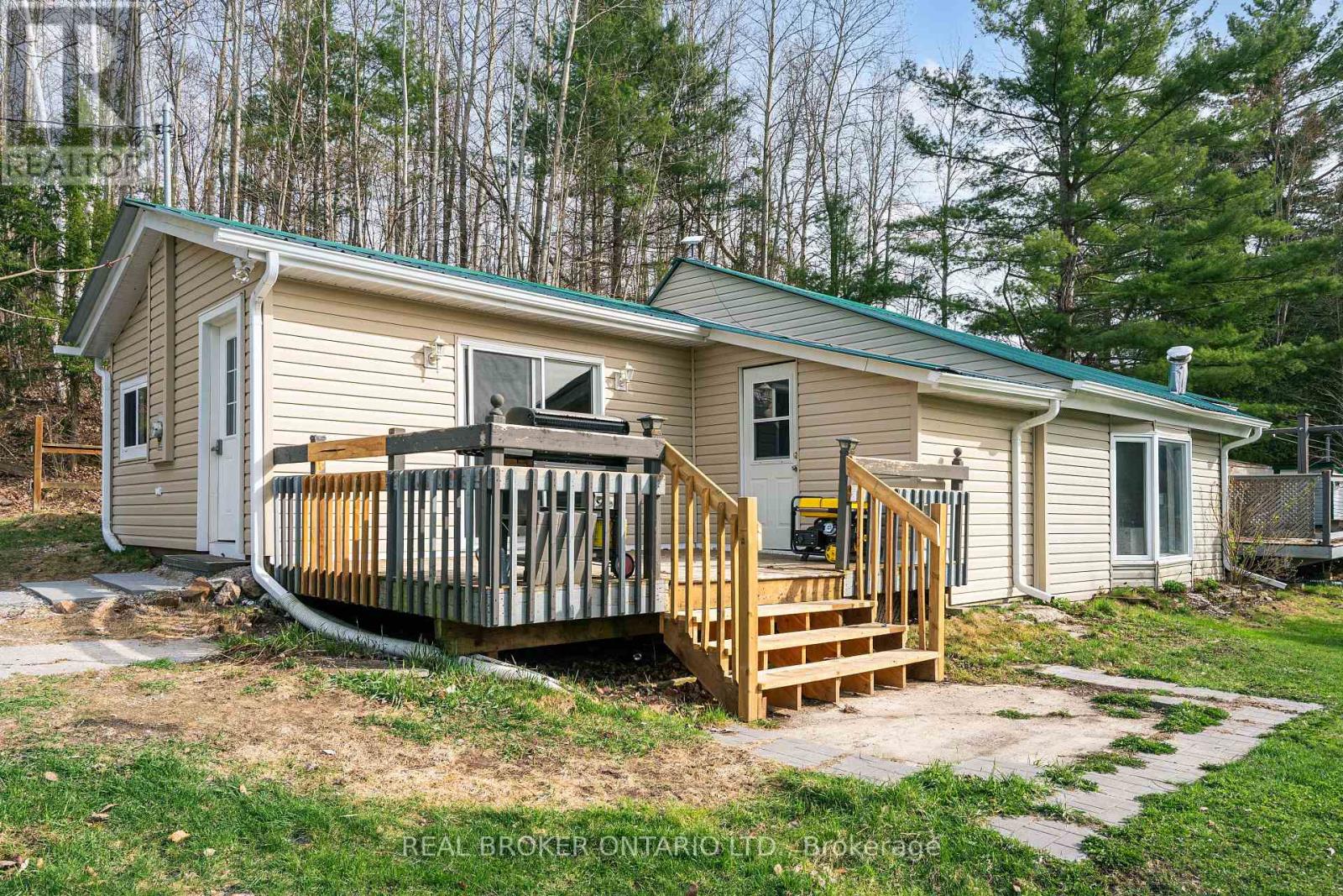 3385 Bolingbroke Road, Tay Valley, Ontario  K0H 2B0 - Photo 9 - X12121324