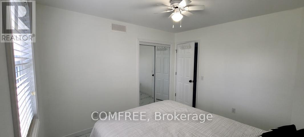 14 Wellington Avenue, Southwest Middlesex, Ontario  N0L 1A0 - Photo 19 - X12121339