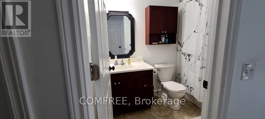 14 Wellington Avenue, Southwest Middlesex, Ontario  N0L 1A0 - Photo 21 - X12121339