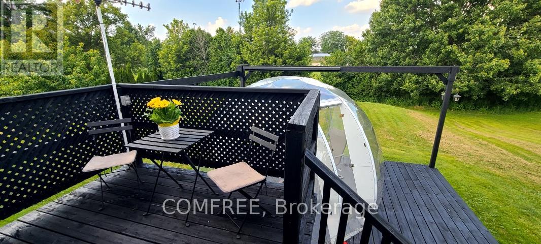 14 Wellington Avenue, Southwest Middlesex, Ontario  N0L 1A0 - Photo 6 - X12121339