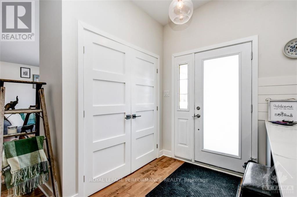 1 - 2134 Arch Street, Ottawa, Ontario  K1G 2H4 - Photo 3 - X12121378