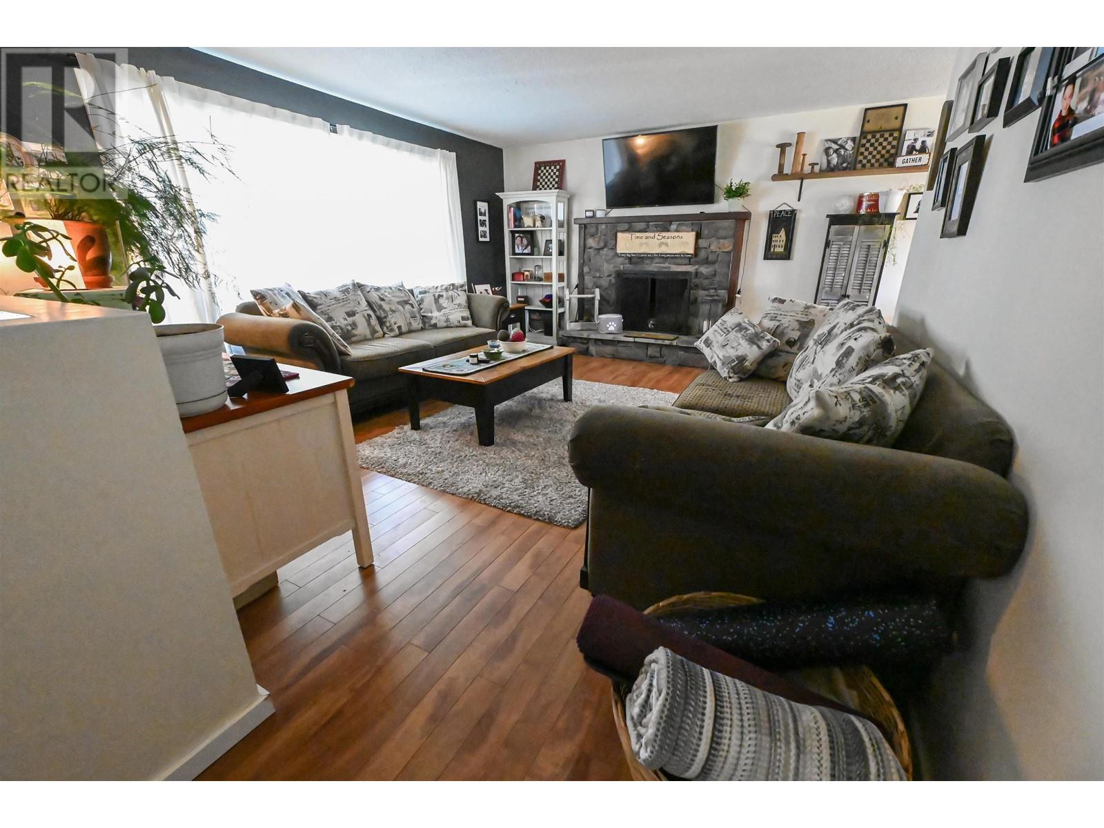 Property at 734 SMITH STREET image 4