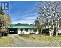 1260 3rd Avenue, Valemount, Ca