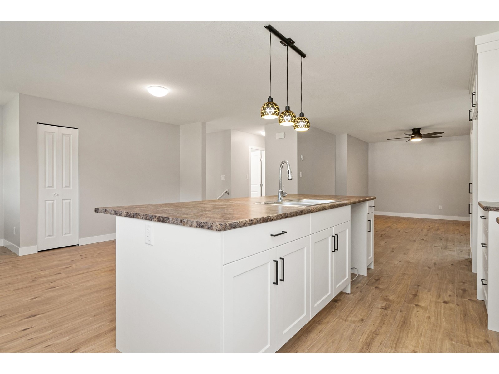 Property at 840 7TH AVENUE image 5