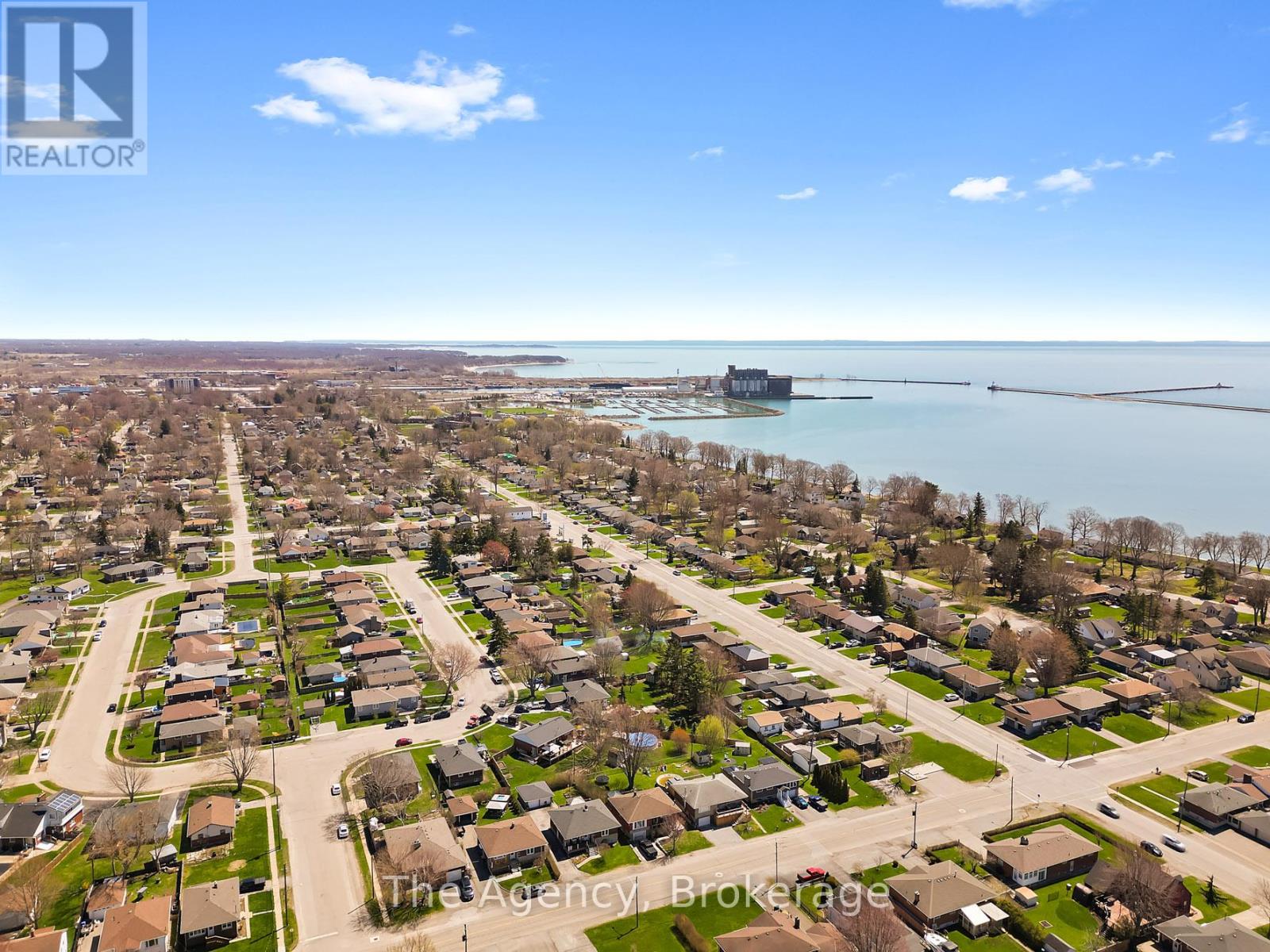 70 South Crescent, Port Colborne (Sugarloaf), Ontario  L3K 2X9 - Photo 34 - X12121320