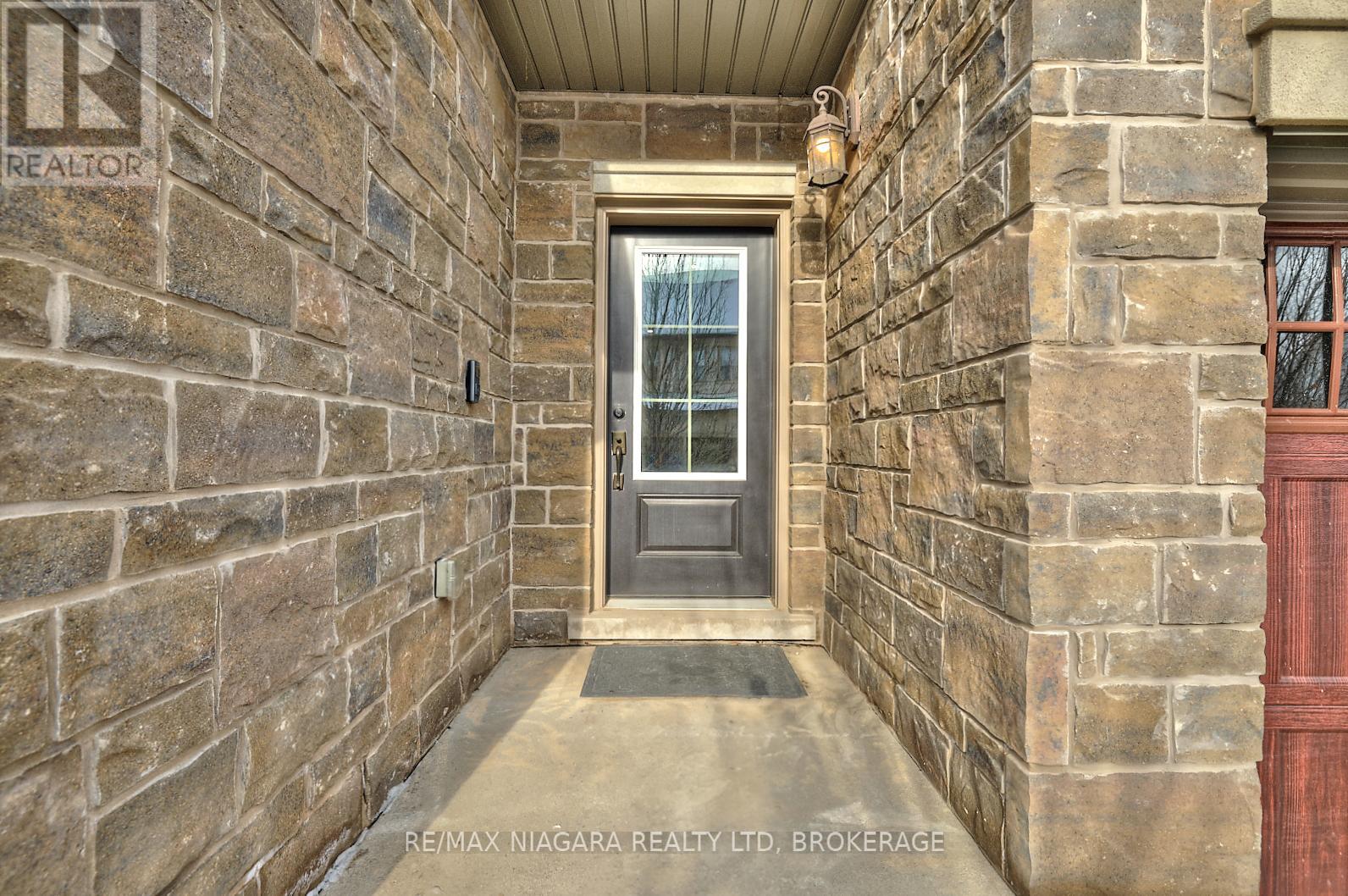 S6 - 6 St. Andrews Lane S, Niagara-On-The-Lake (Town), Ontario  L0S 1J0 - Photo 3 - X12121331