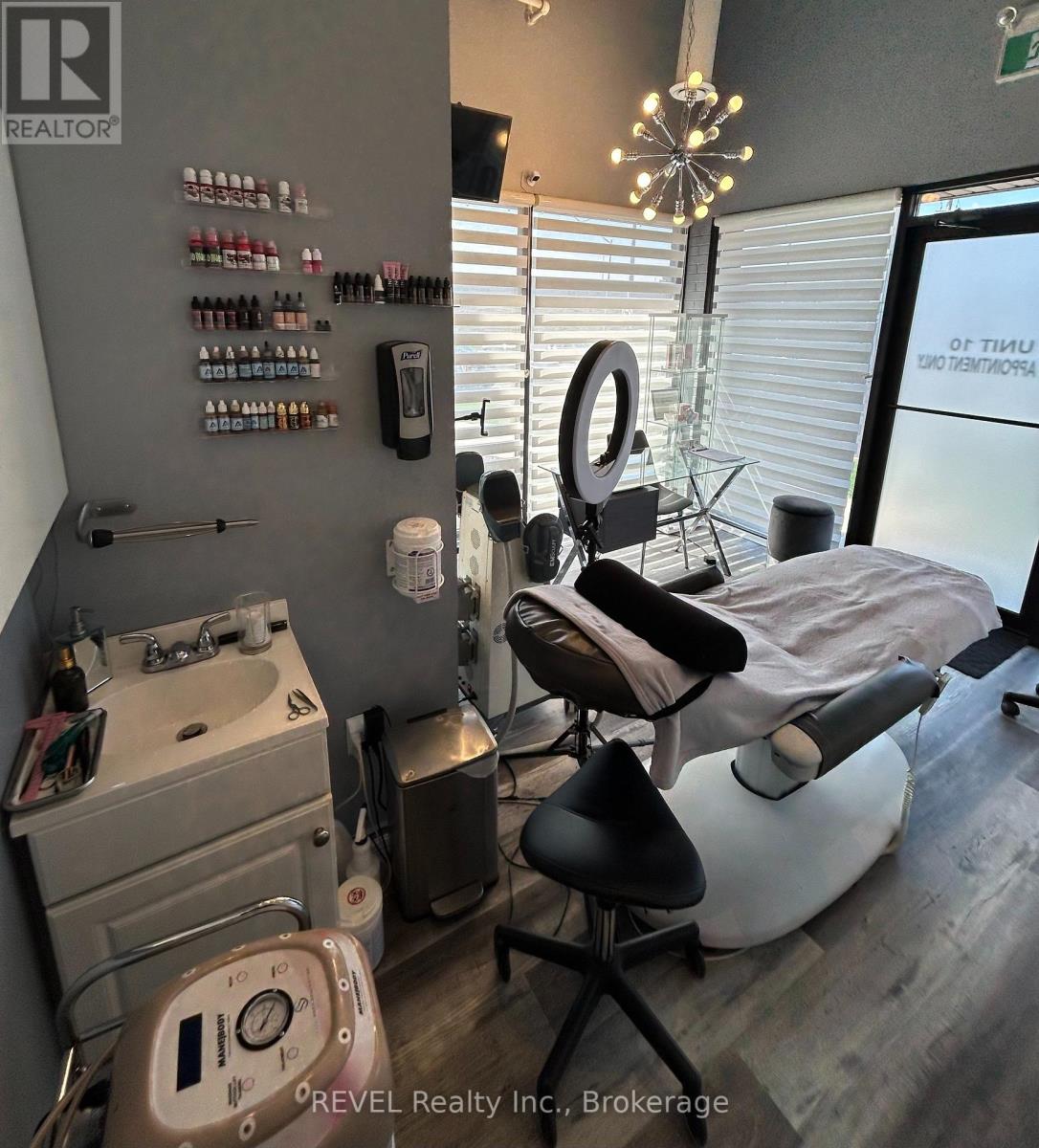 7 - 290 Glendale Avenue, St. Catharines (Burleigh Hill), Ontario  L2T 2L3 - Photo 7 - X12121336