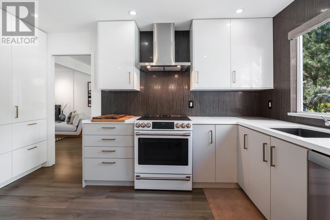 5441 Cliffridge Avenue, North Vancouver, British Columbia  V7R 3V5 - Photo 12 - R2997472