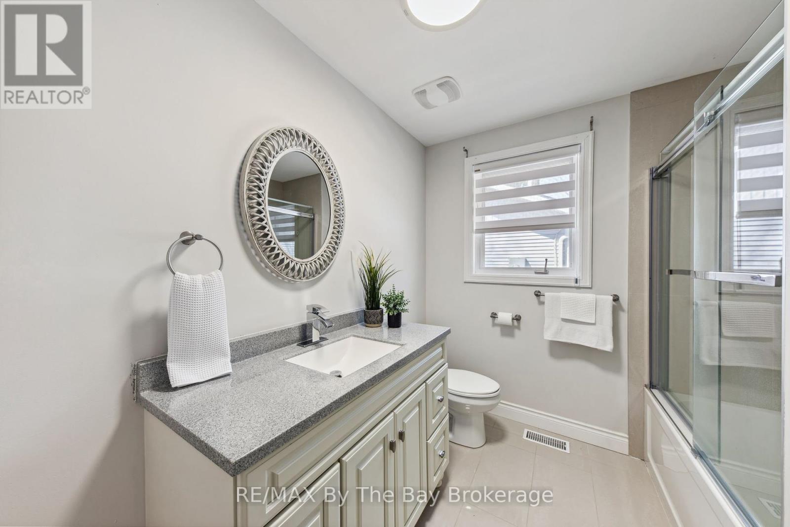 174 32nd Street S, Wasaga Beach, Ontario  L9Z 2S4 - Photo 16 - S12121389