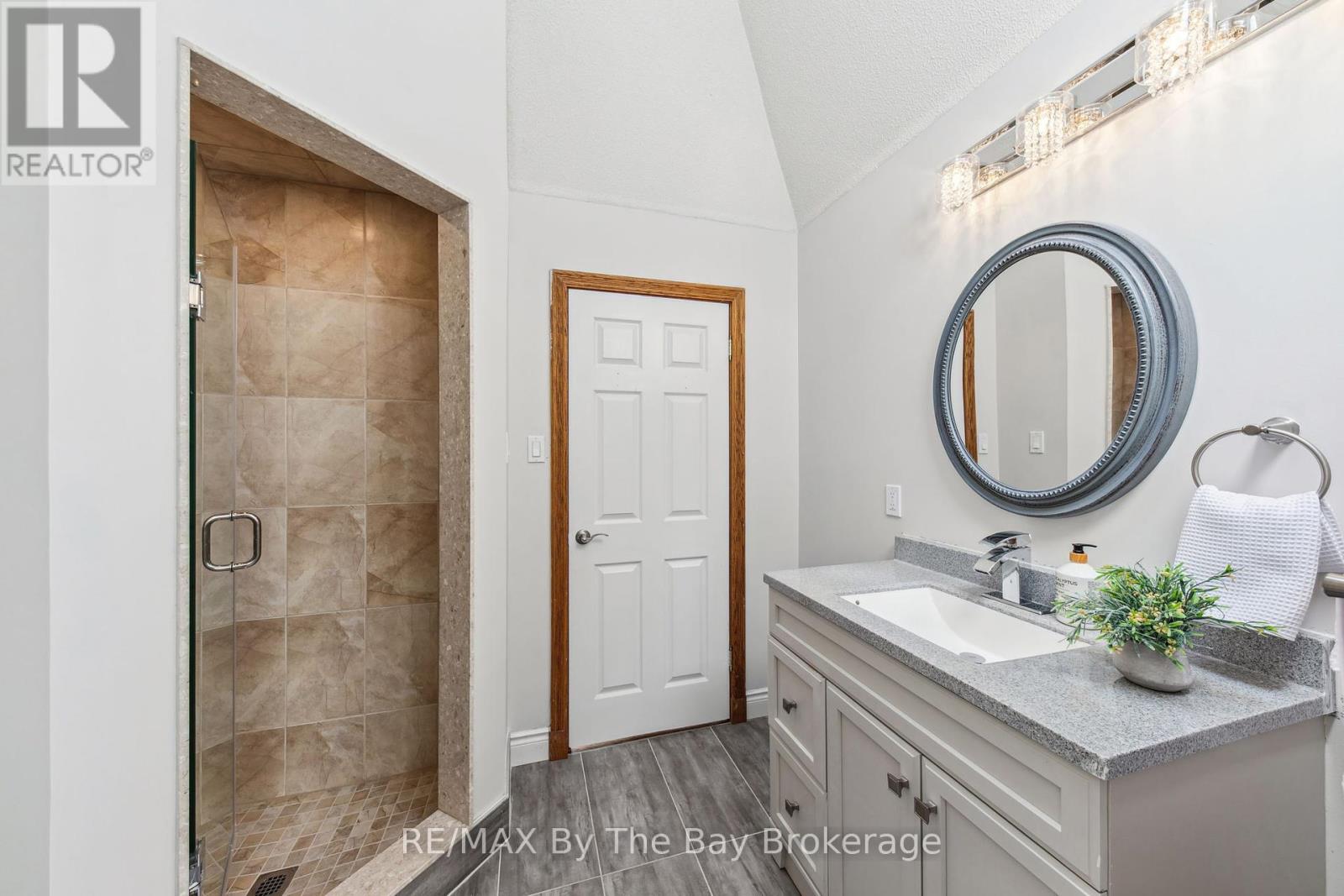 174 32nd Street S, Wasaga Beach, Ontario  L9Z 2S4 - Photo 18 - S12121389