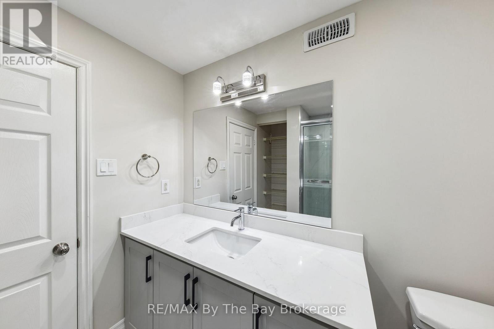 174 32nd Street S, Wasaga Beach, Ontario  L9Z 2S4 - Photo 33 - S12121389