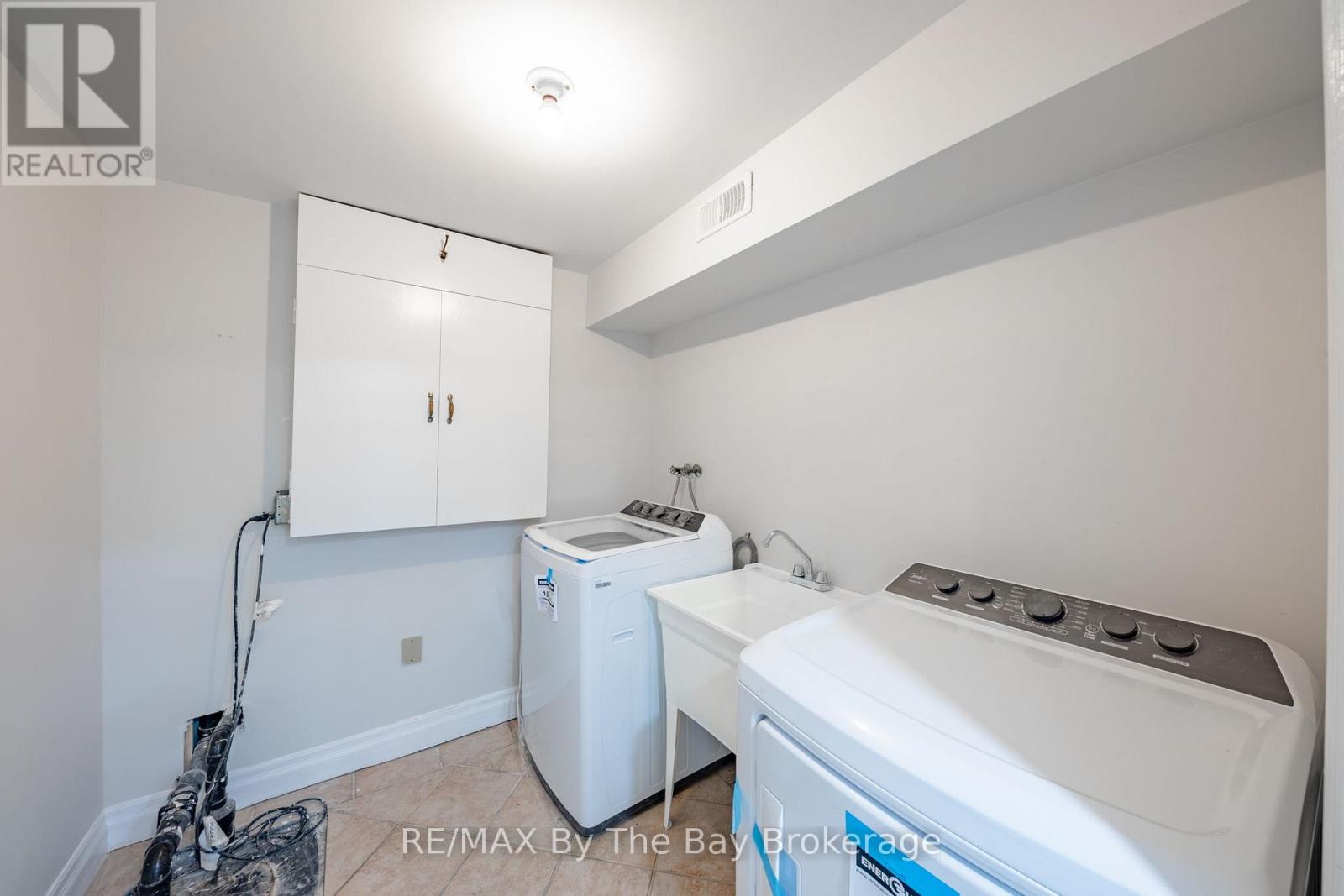 174 32nd Street S, Wasaga Beach, Ontario  L9Z 2S4 - Photo 35 - S12121389