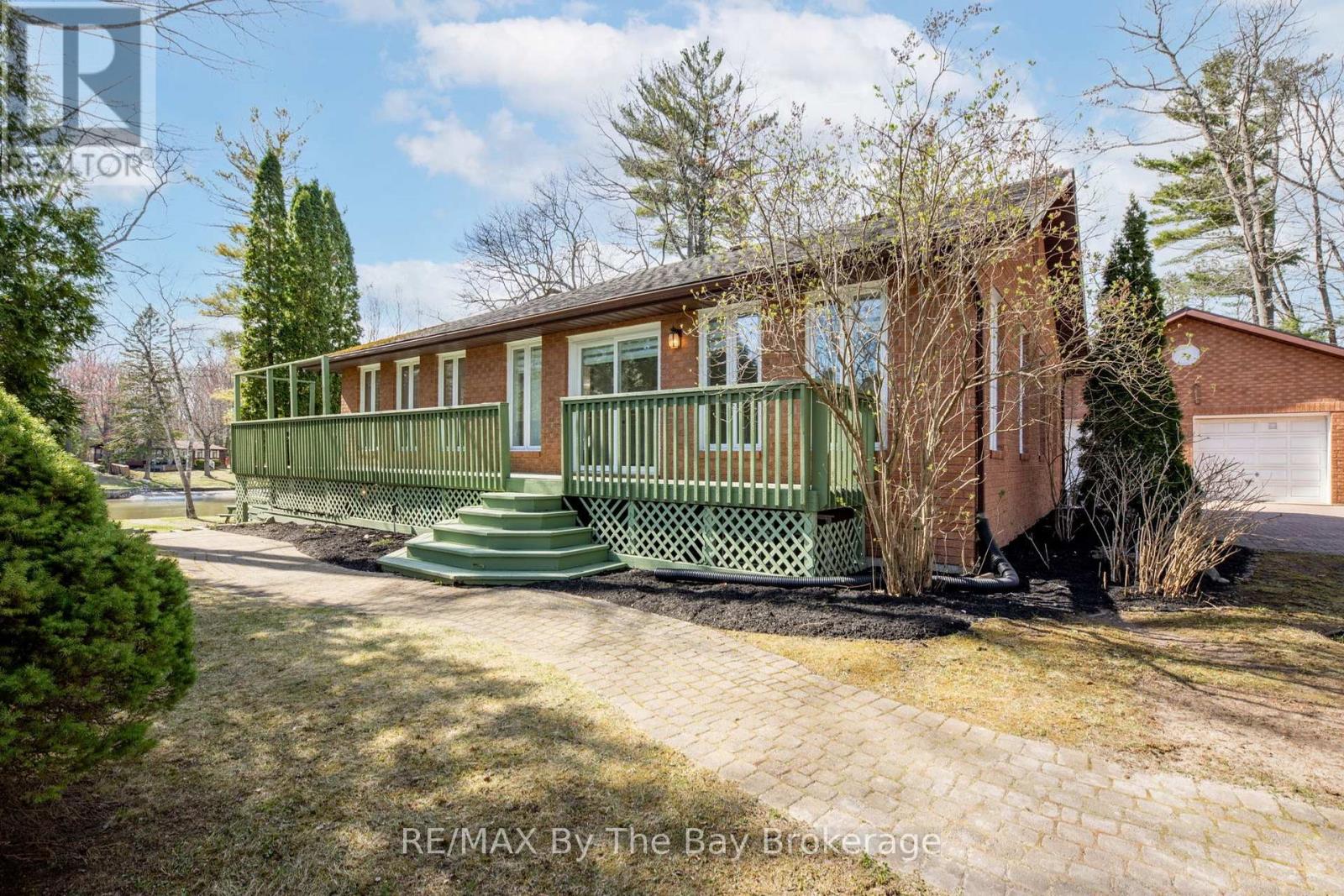 174 32nd Street S, Wasaga Beach, Ontario  L9Z 2S4 - Photo 36 - S12121389