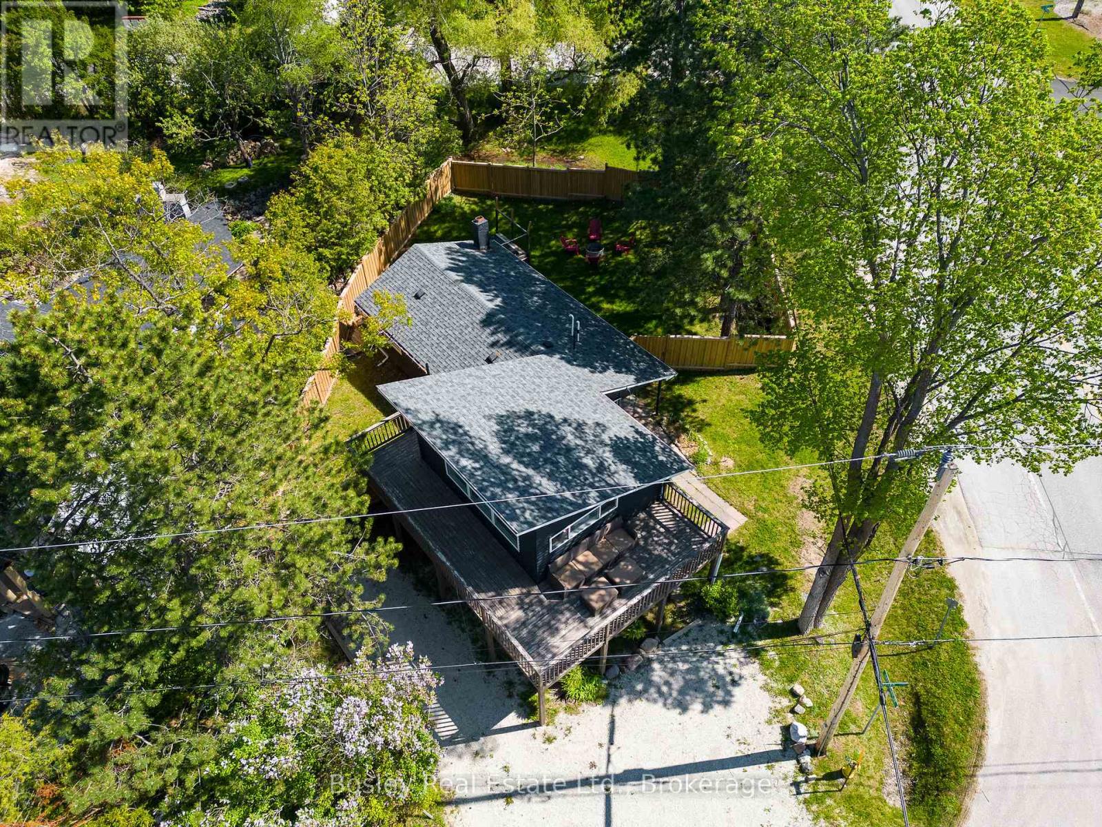 102 Helen Street, Blue Mountains, Ontario  L9Y 3Z2 - Photo 34 - X12121380