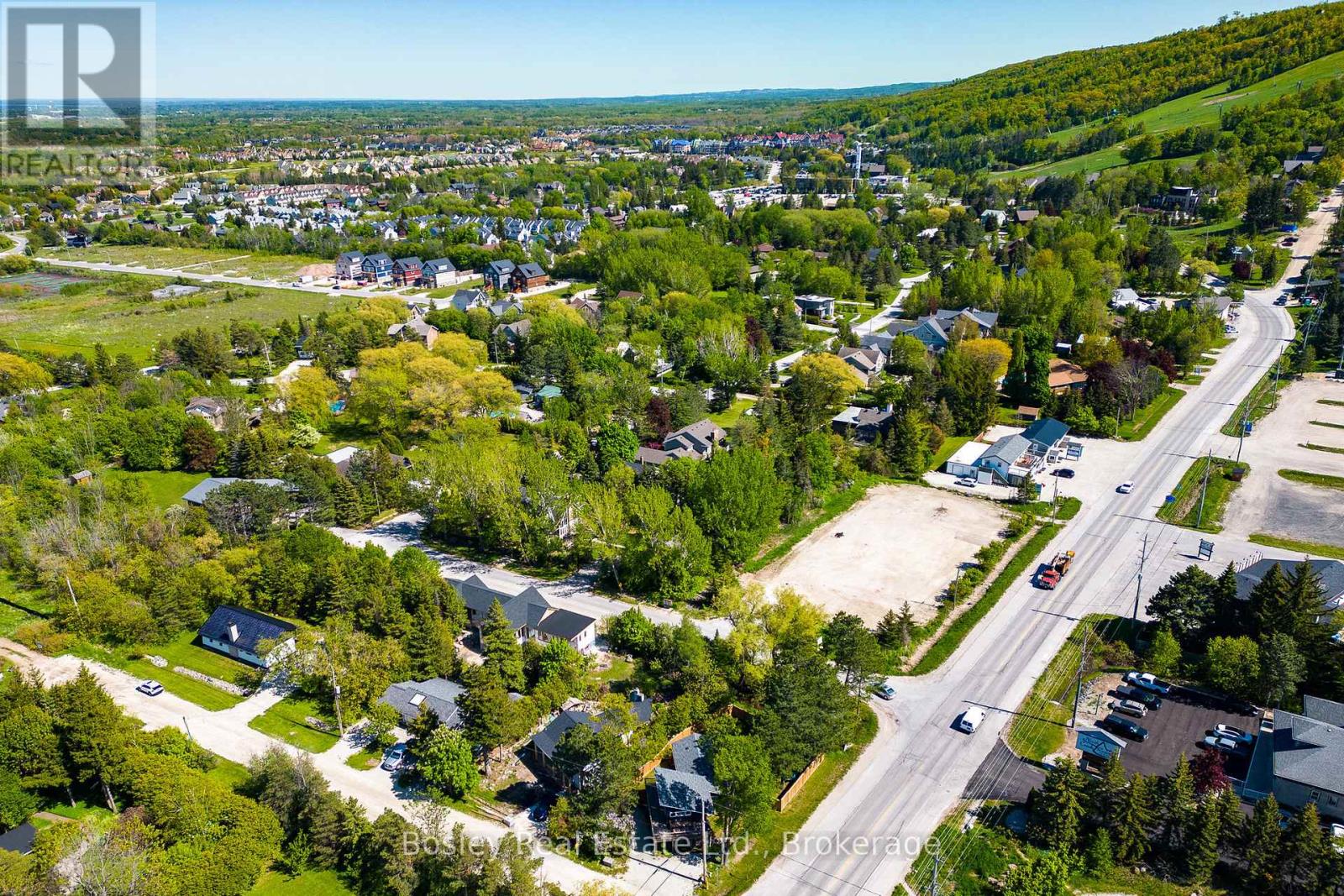 102 Helen Street, Blue Mountains, Ontario  L9Y 3Z2 - Photo 39 - X12121380
