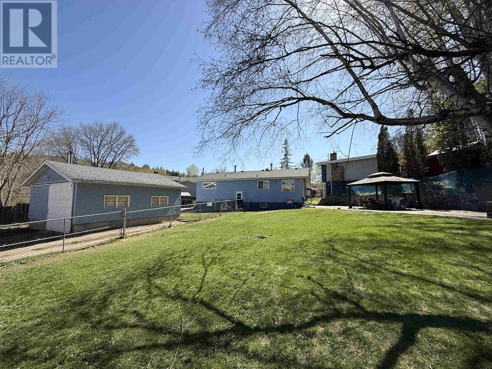 Property at 124 LINDSAY STREET image 4