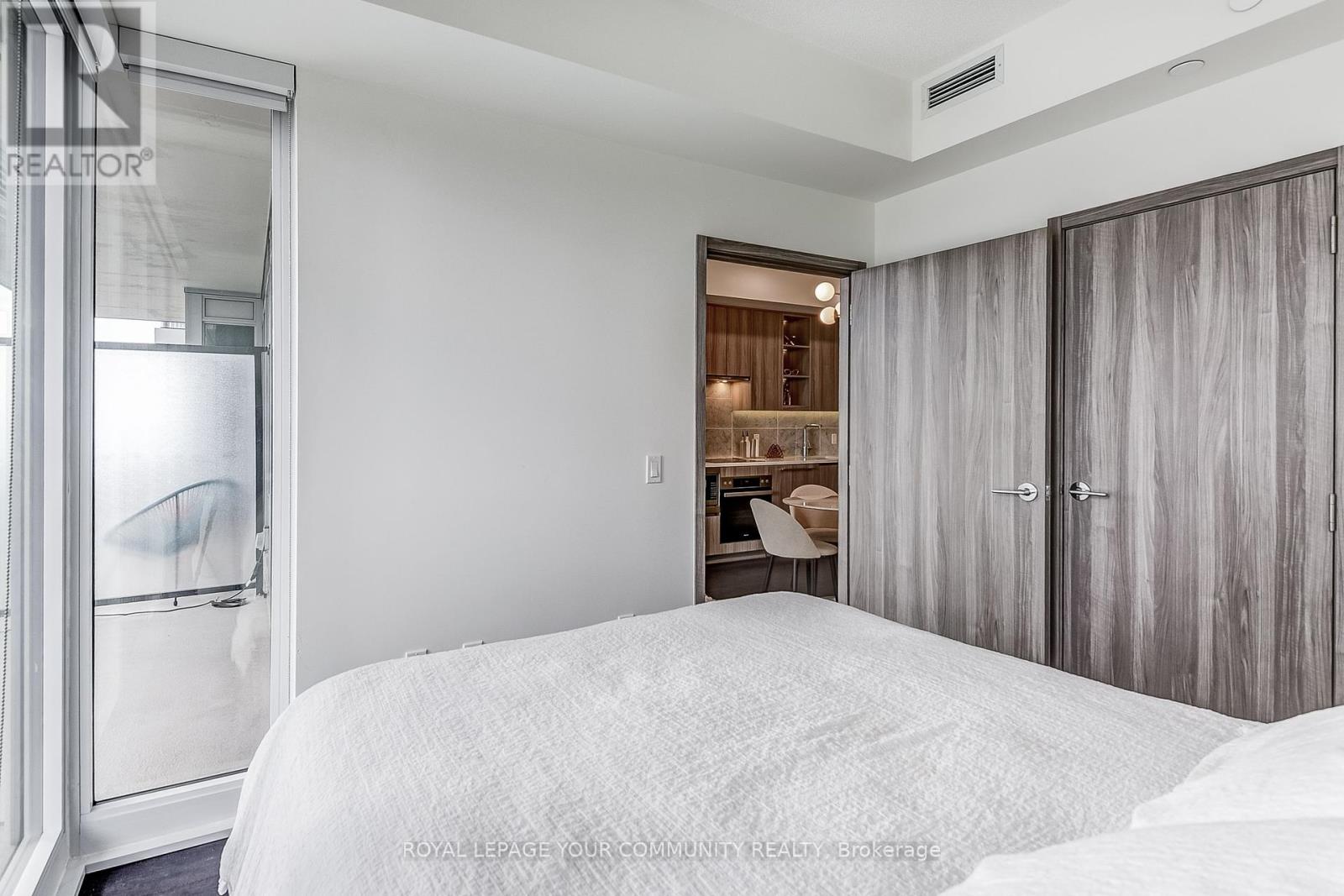 2015 - 95 Mcmahon Drive, Toronto, Ontario  M2K 0H2 - Photo 17 - C12121341