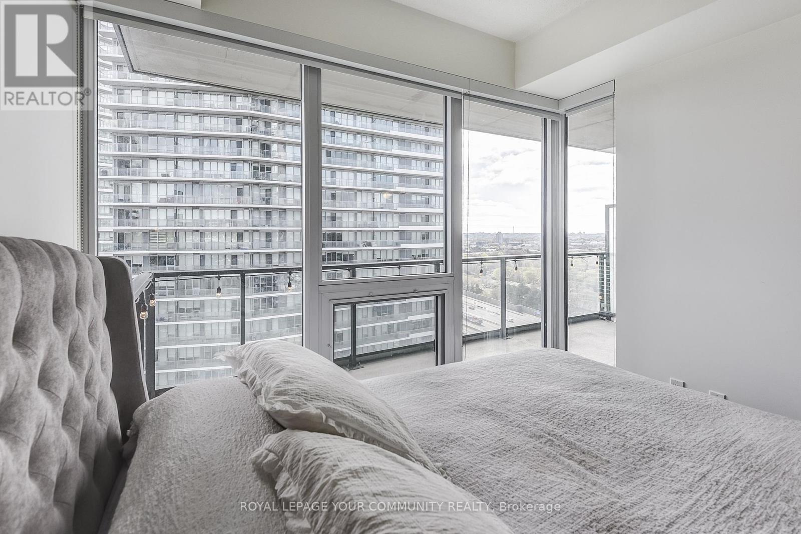 2015 - 95 Mcmahon Drive, Toronto, Ontario  M2K 0H2 - Photo 18 - C12121341