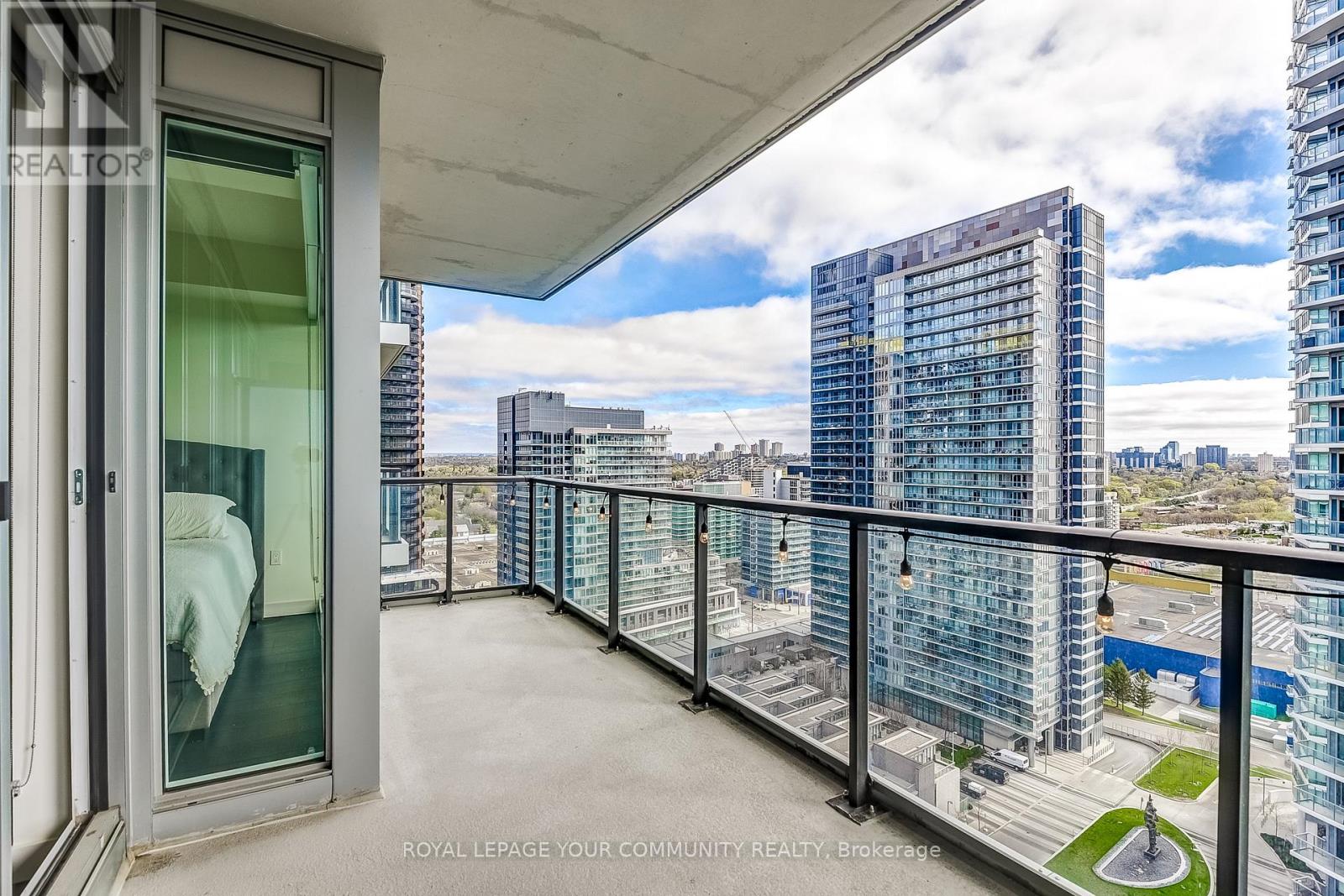 2015 - 95 Mcmahon Drive, Toronto, Ontario  M2K 0H2 - Photo 21 - C12121341