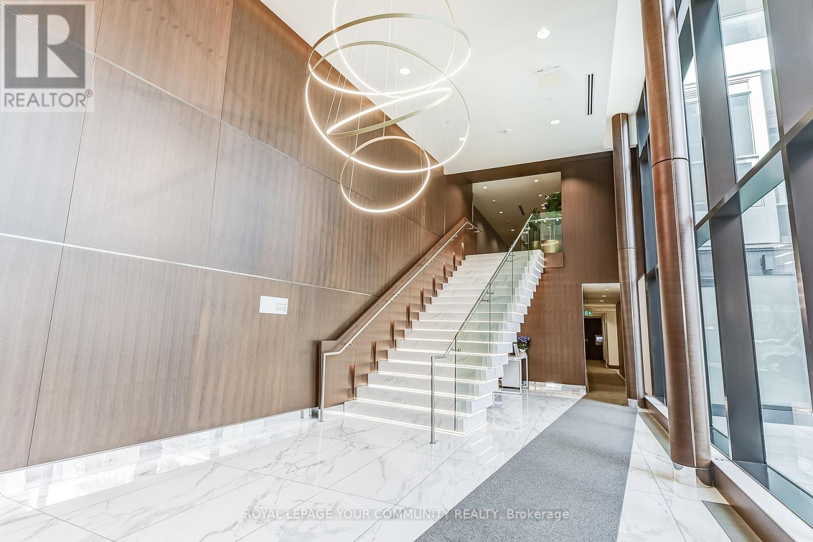 2015 - 95 Mcmahon Drive, Toronto, Ontario  M2K 0H2 - Photo 4 - C12121341