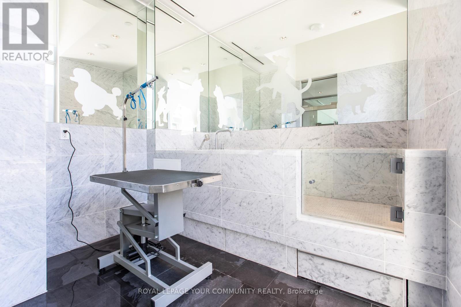 2015 - 95 Mcmahon Drive, Toronto, Ontario  M2K 0H2 - Photo 45 - C12121341