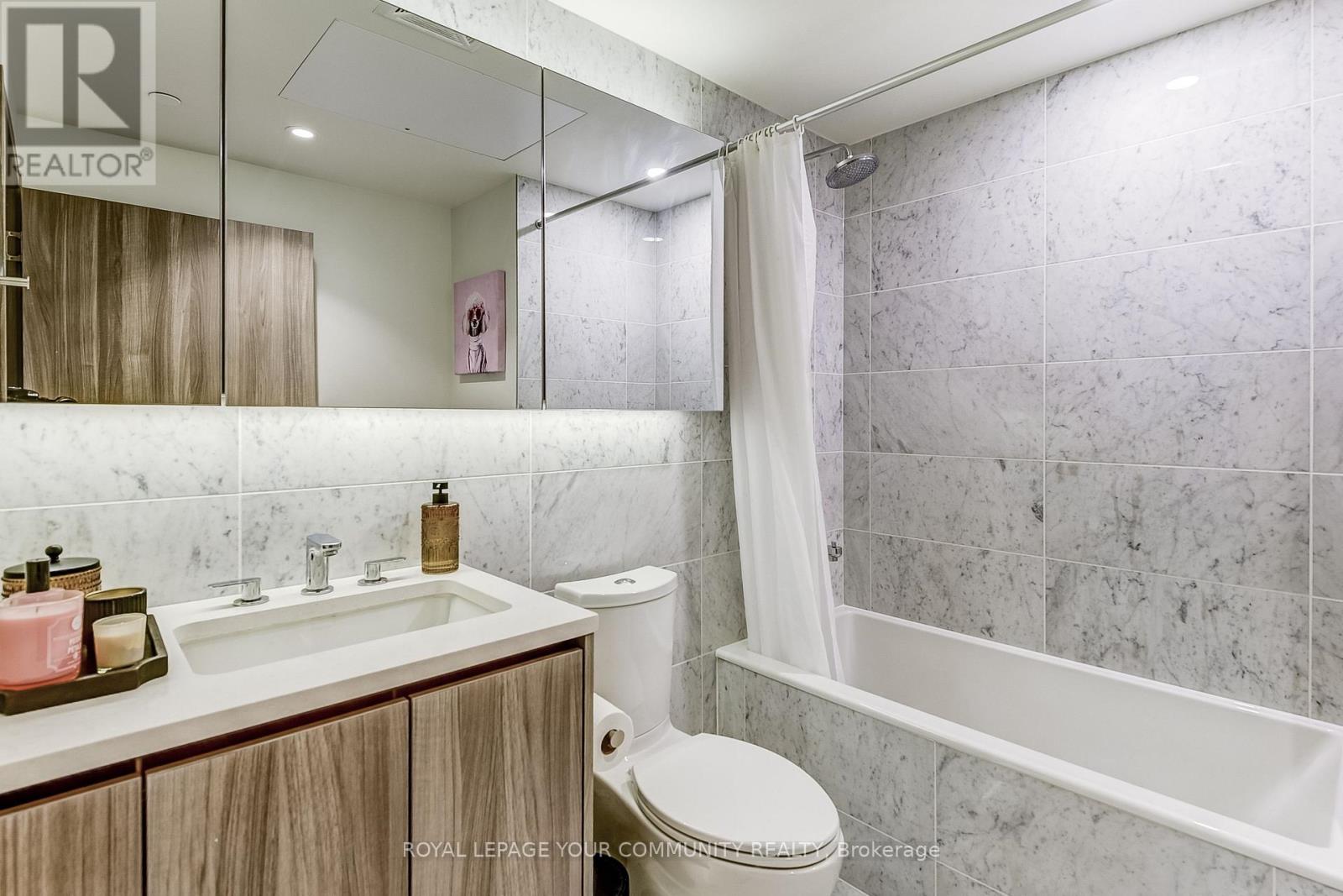 2015 - 95 Mcmahon Drive, Toronto, Ontario  M2K 0H2 - Photo 8 - C12121341