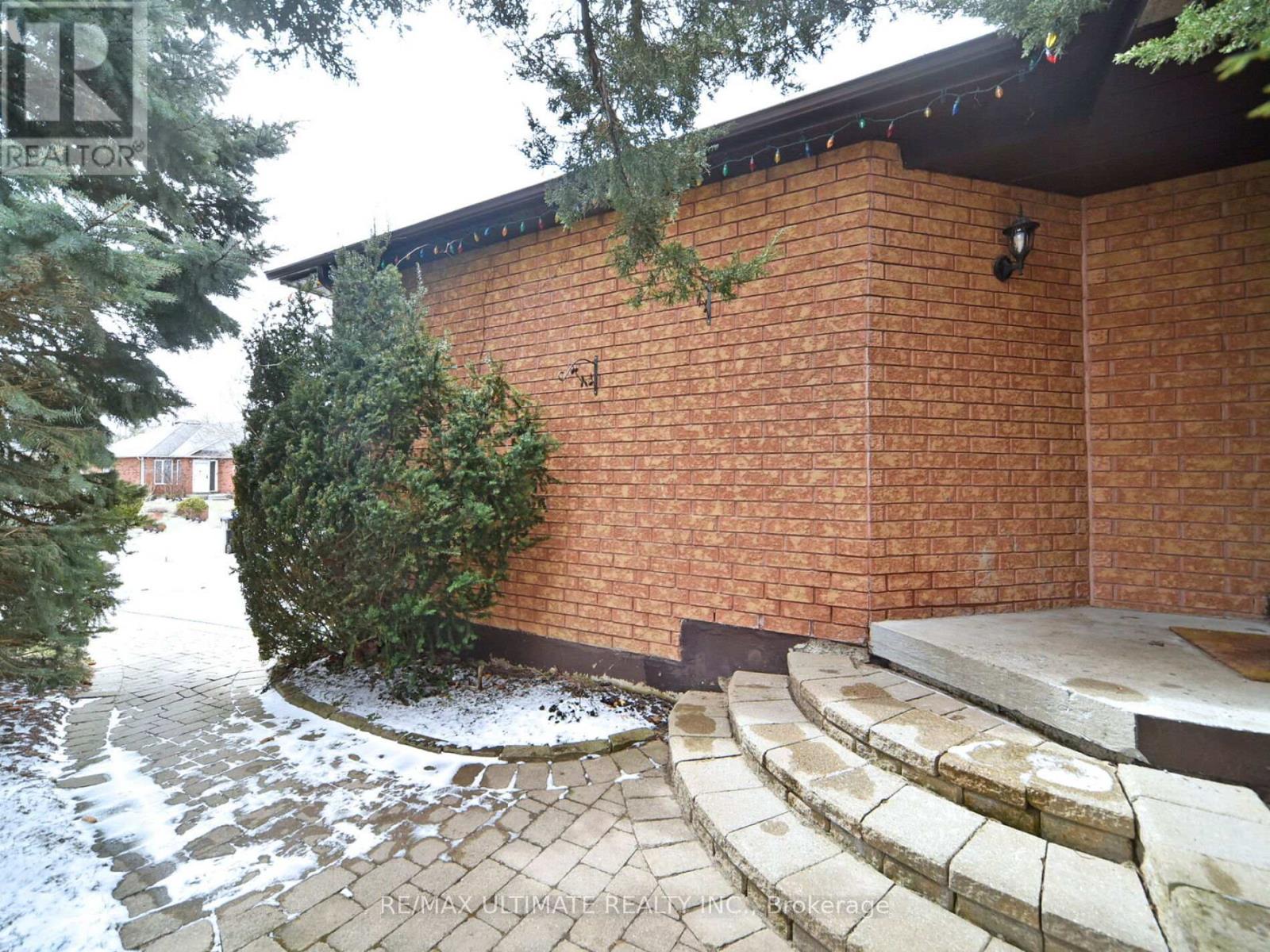 Property at 1110 CORRIE STREET image 2
