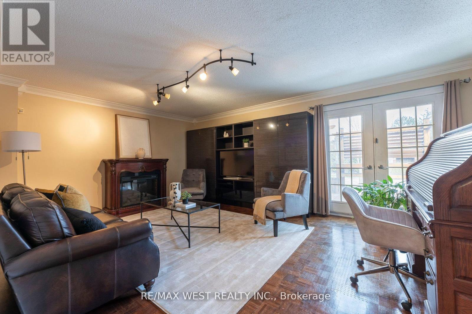 130 Spruce Avenue, Richmond Hill, Ontario  L4C 6W1 - Photo 24 - N12121345