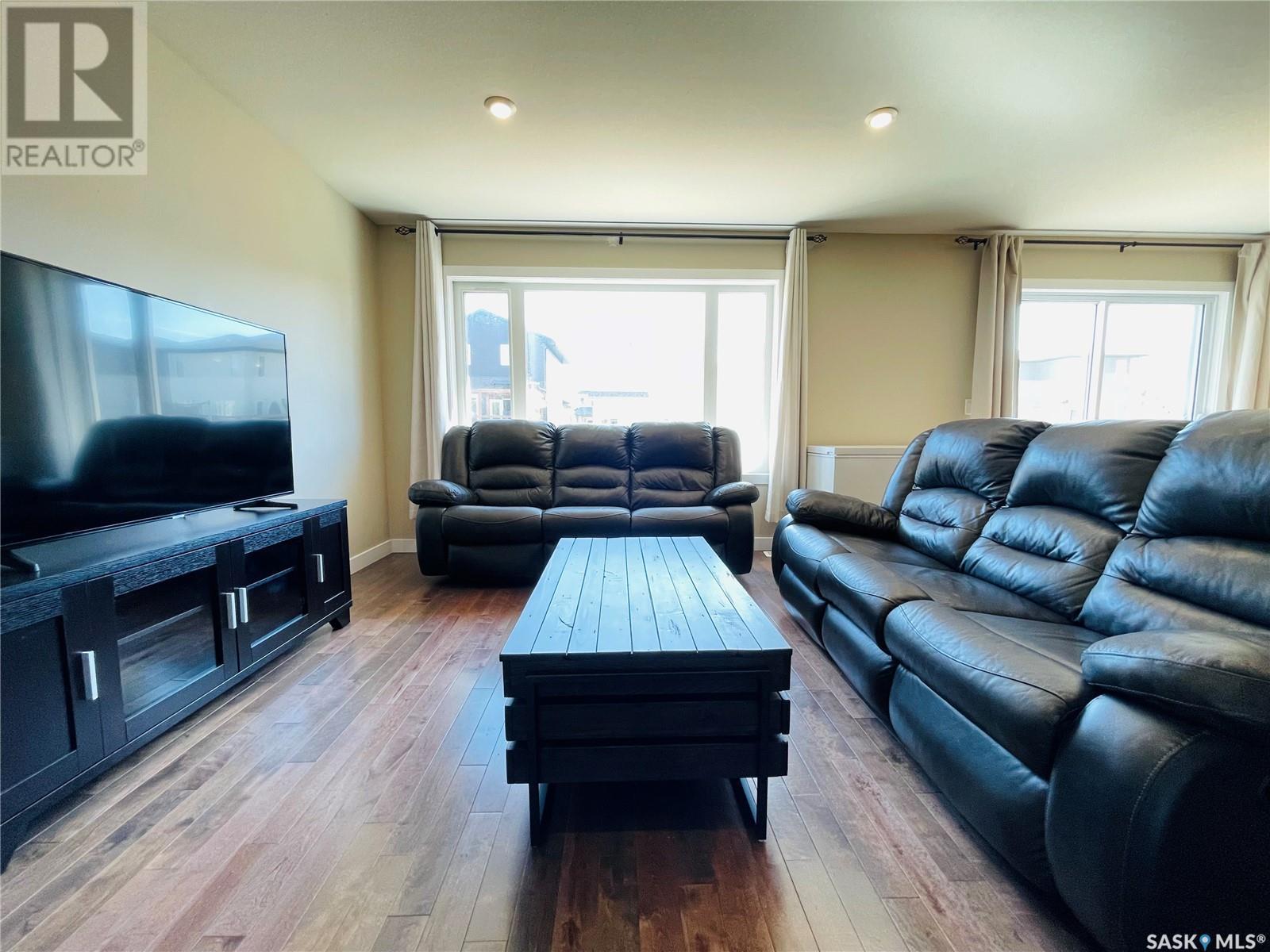 Property at 5657 Pearsall CRESCENT image 3