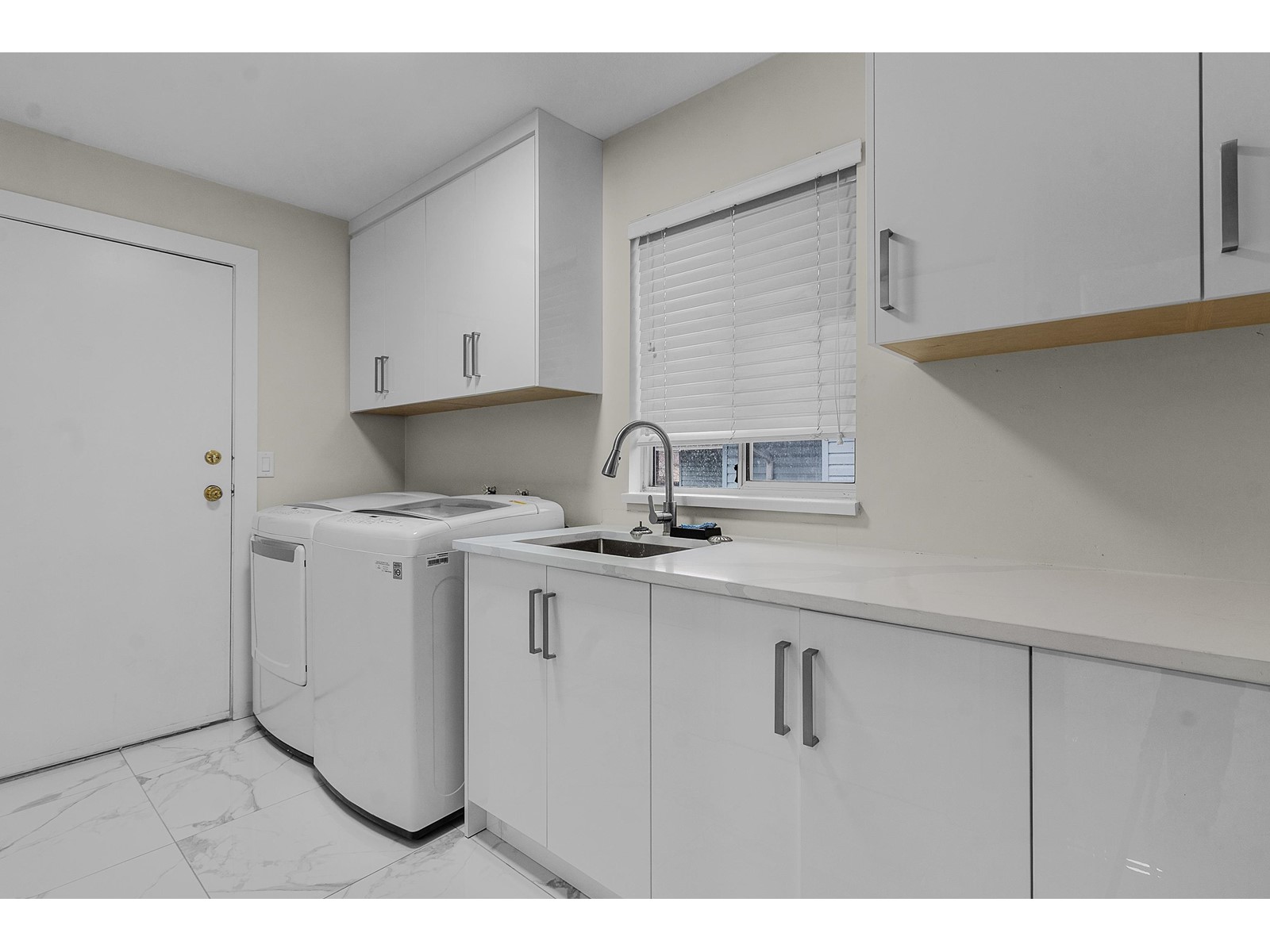 32144 Ashcroft Drive, Abbotsford, British Columbia  V2T 5C7 - Photo 8 - R2997323
