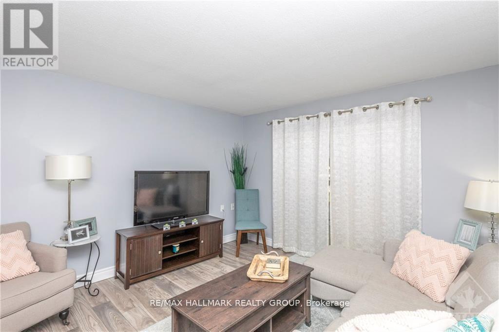 205 - 475 Laurier Avenue W, Ottawa, Ontario  K1R 7X1 - Photo 8 - X12121408