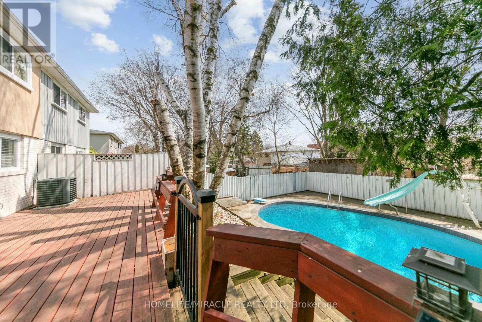 1612 Wavell Crescent, Mississauga (Applewood), Ontario  L4X 1X1 - Photo 46 - W12105747
