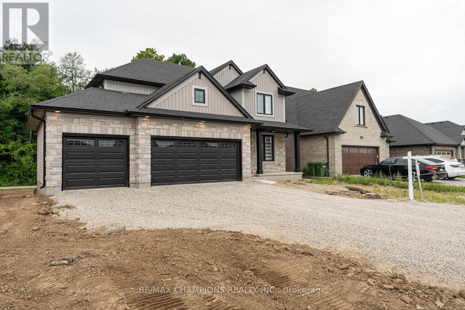 42 Acorn Trail, St. Thomas, Ontario  N5R 0H8 - Photo 2 - X11896854