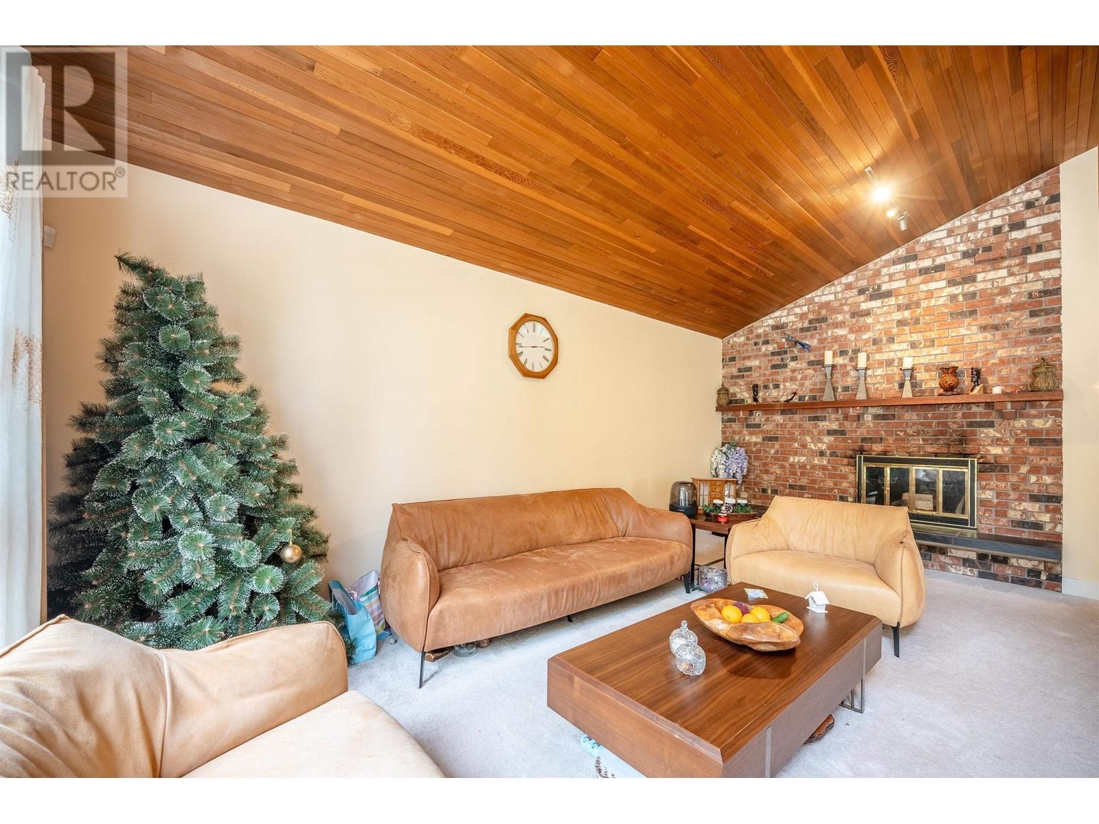 5535 Huckleberry Lane, North Vancouver, British Columbia  V7R 4N9 - Photo 6 - R2997661