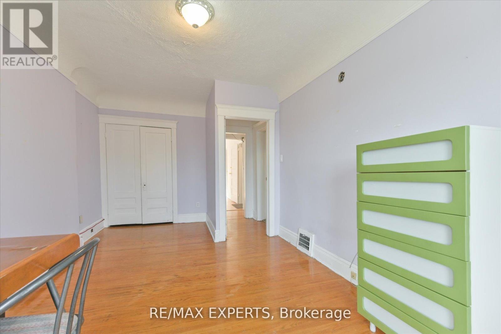 18 Barton Avenue, Toronto, Ontario  M5R 1G8 - Photo 23 - C12121393
