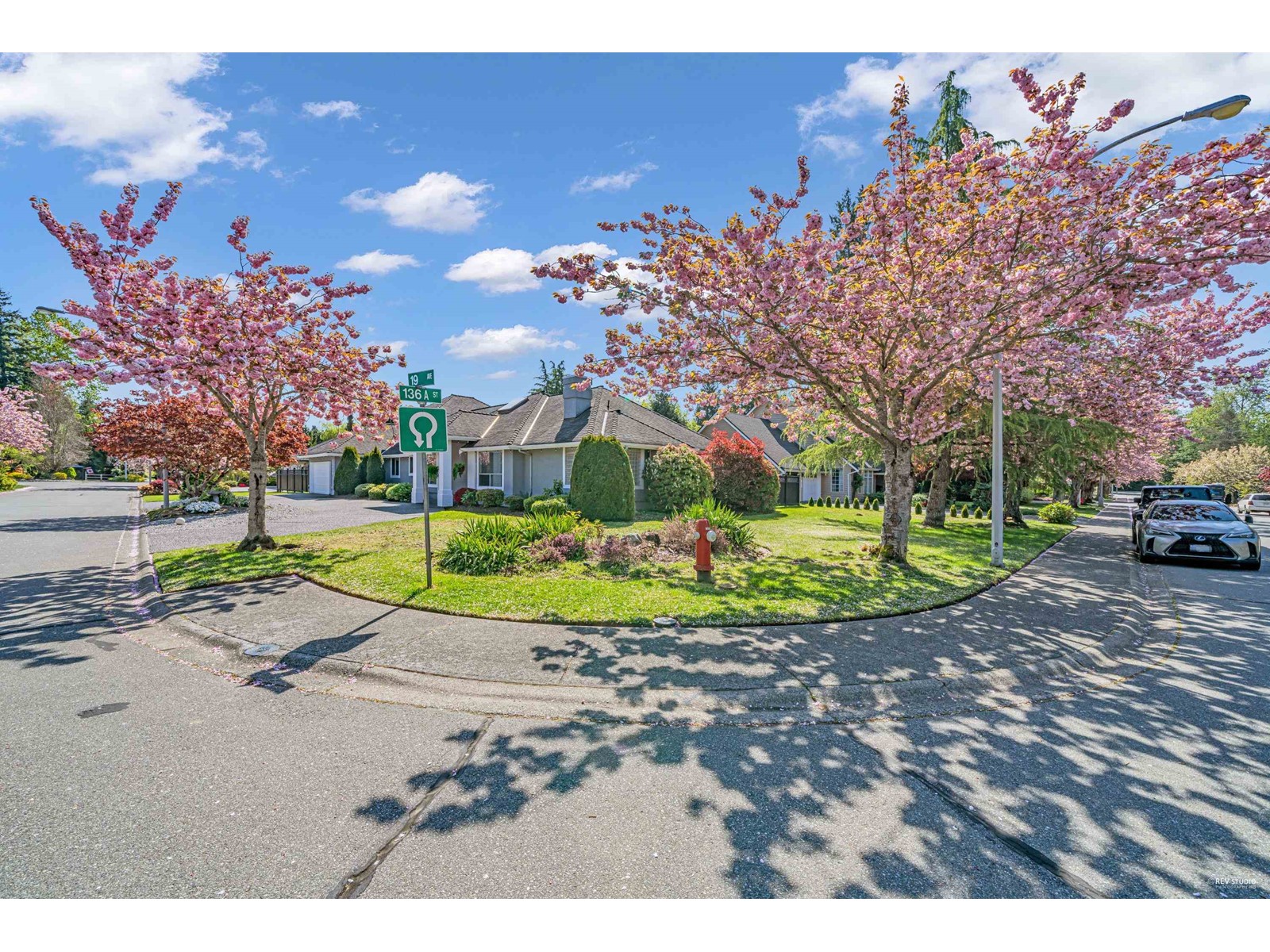 13658 19 Avenue, Surrey, British Columbia  V4A 9E9 - Photo 2 - R2997189