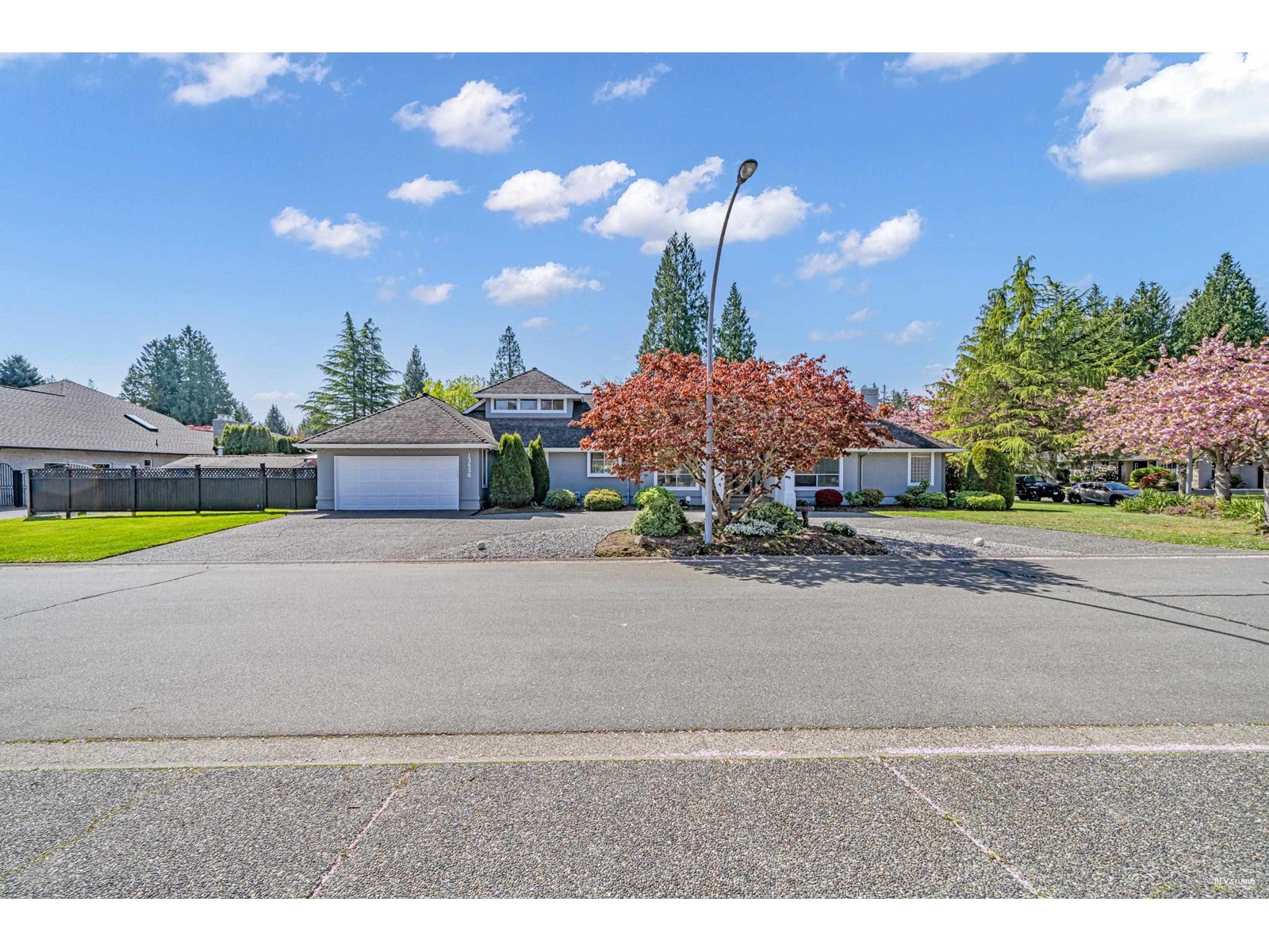 13658 19 Avenue, Surrey, British Columbia  V4A 9E9 - Photo 3 - R2997189