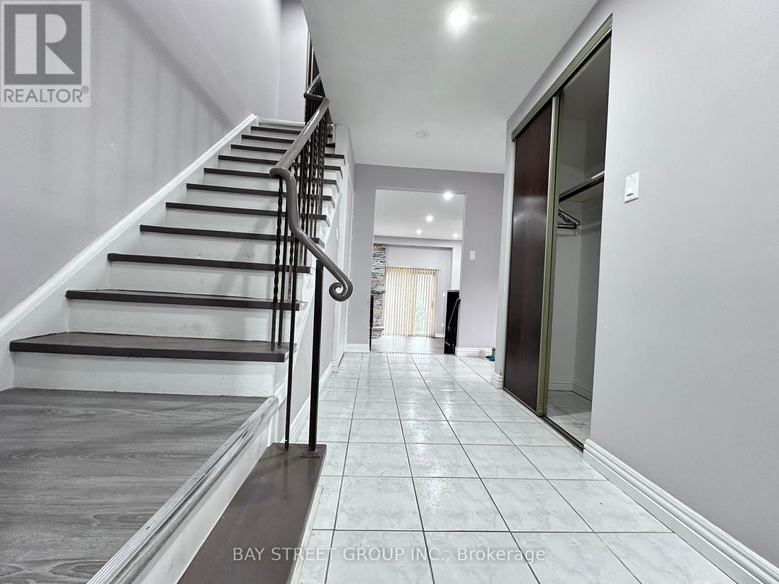 193 Silver Springs Boulevard, Toronto, Ontario  M1V 1G5 - Photo 2 - E12121410