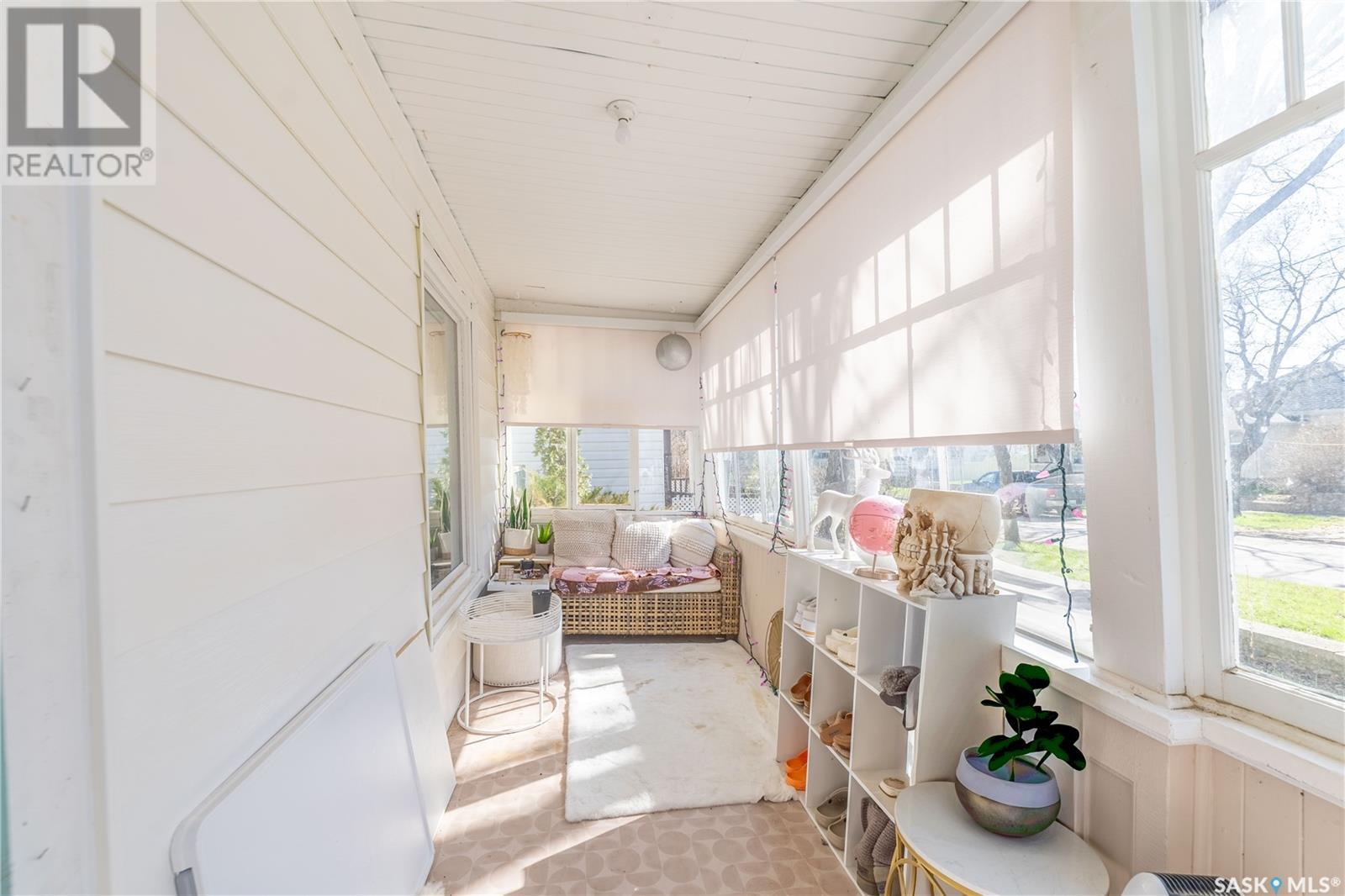 Property at 1037 3rd AVENUE NE image 2