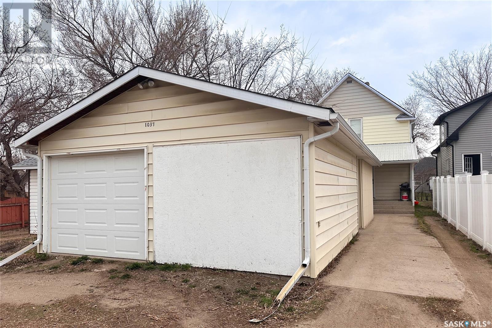 1037 3rd Avenue Ne, Moose Jaw, Saskatchewan  S6H 1E6 - Photo 42 - SK004502