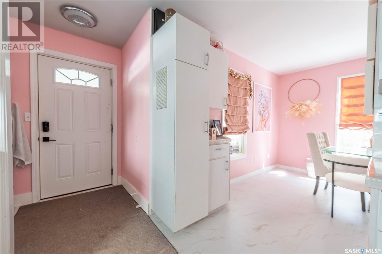 1037 3rd Avenue Ne, Moose Jaw, Saskatchewan  S6H 1E6 - Photo 9 - SK004502
