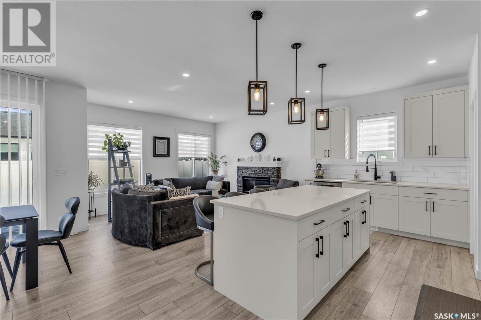 Property at 2415 Rosewood DRIVE image 3