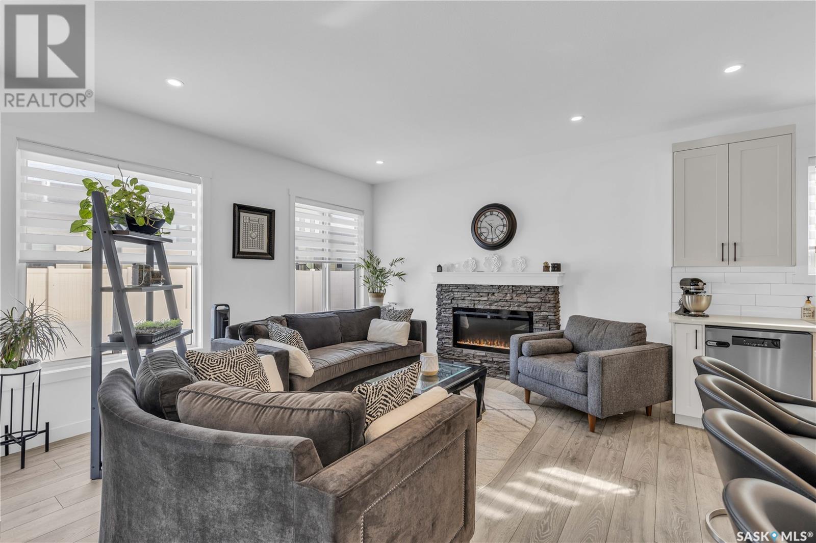 Property at 2415 Rosewood DRIVE image 4