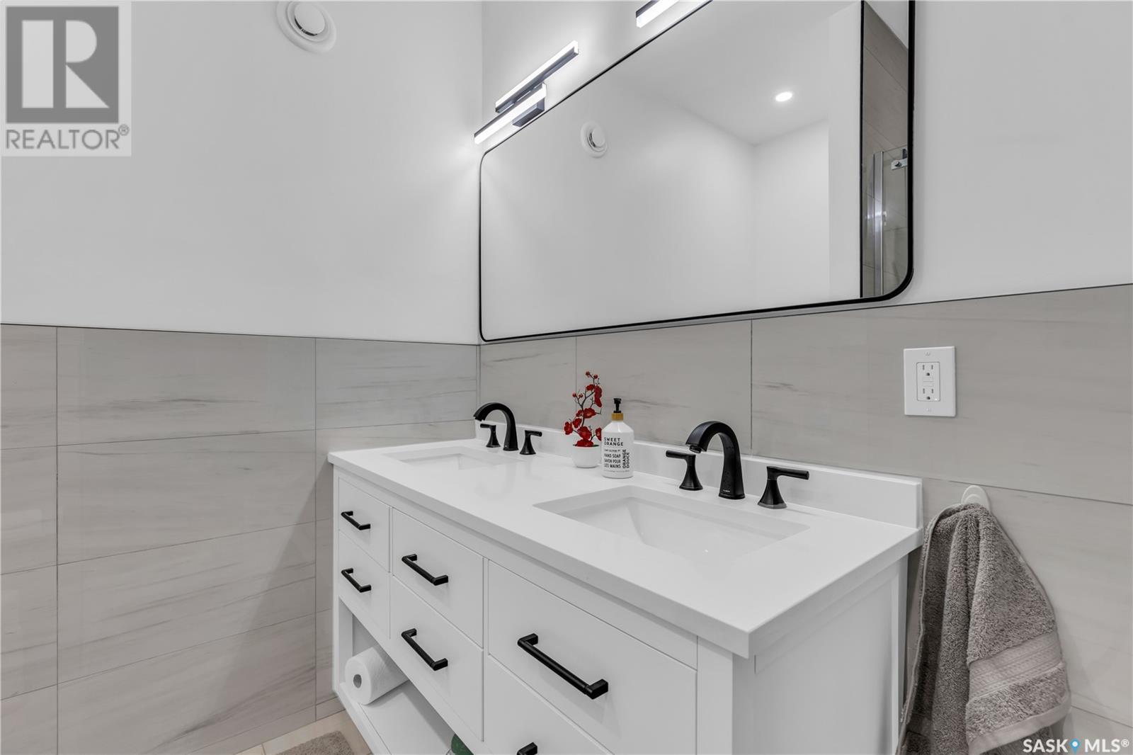 2415 Rosewood Drive, Saskatoon, Saskatchewan  S7V 0Z3 - Photo 43 - SK004432