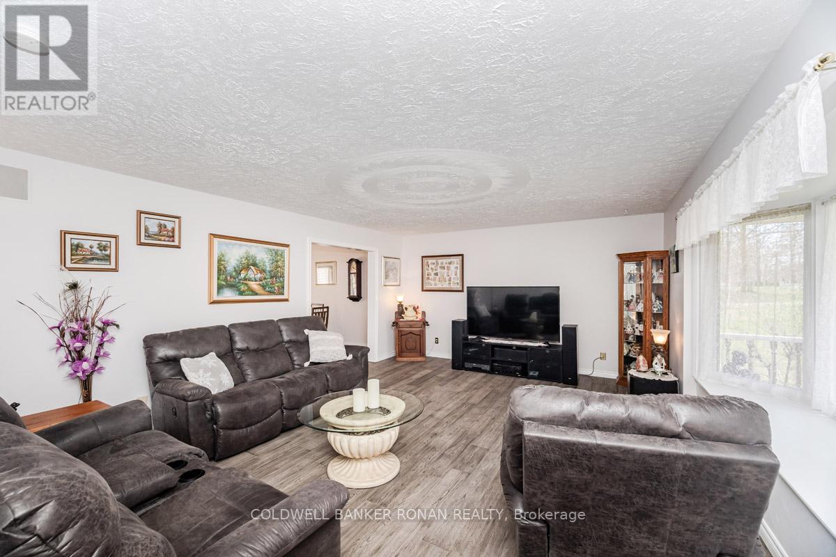 7533 County Rd 10, Essa, Ontario  L3W 0T7 - Photo 7 - N12121417