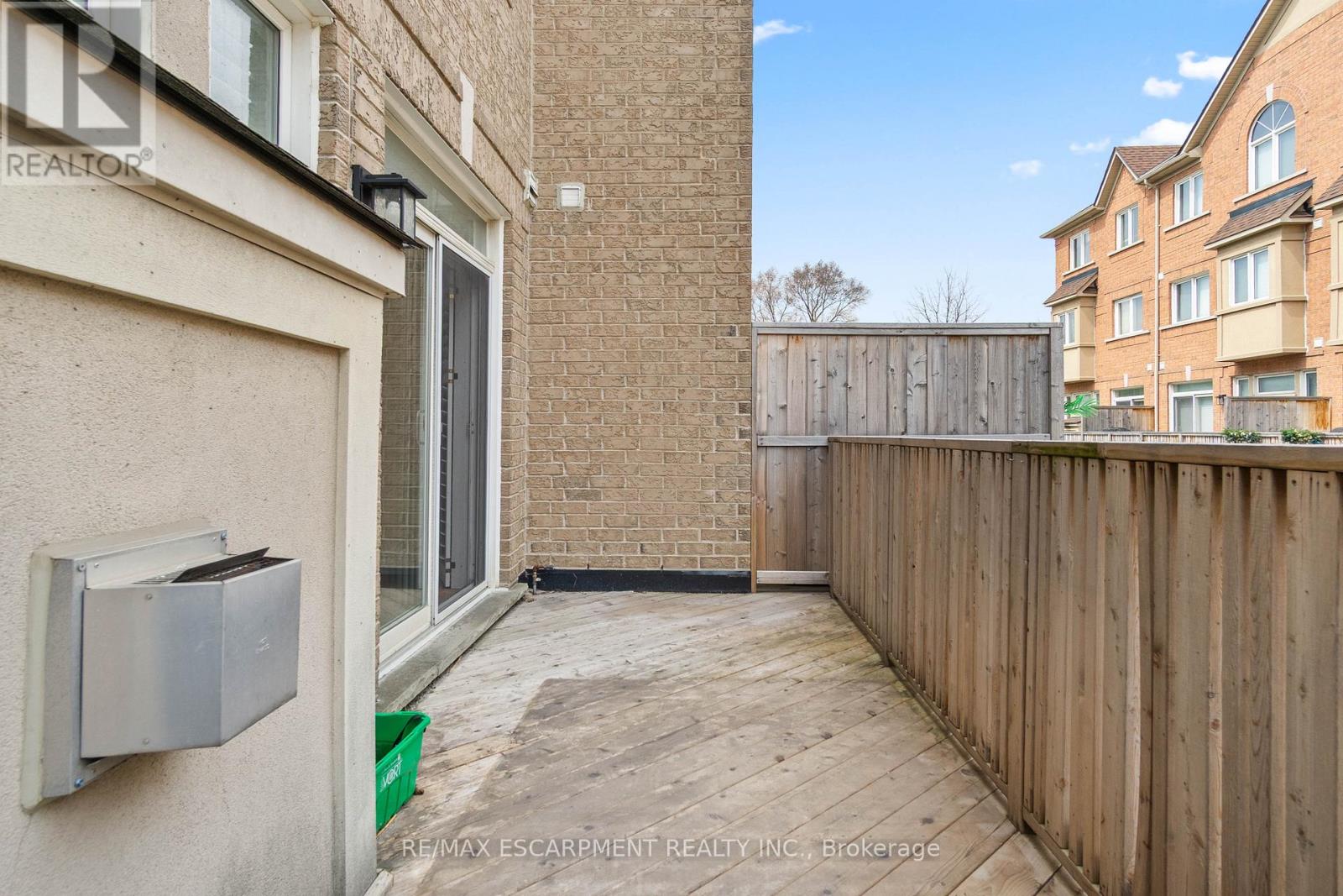 229 - 60 Rosewood Avenue, Mississauga (Port Credit), Ontario  L5G 4W2 - Photo 17 - W12121403
