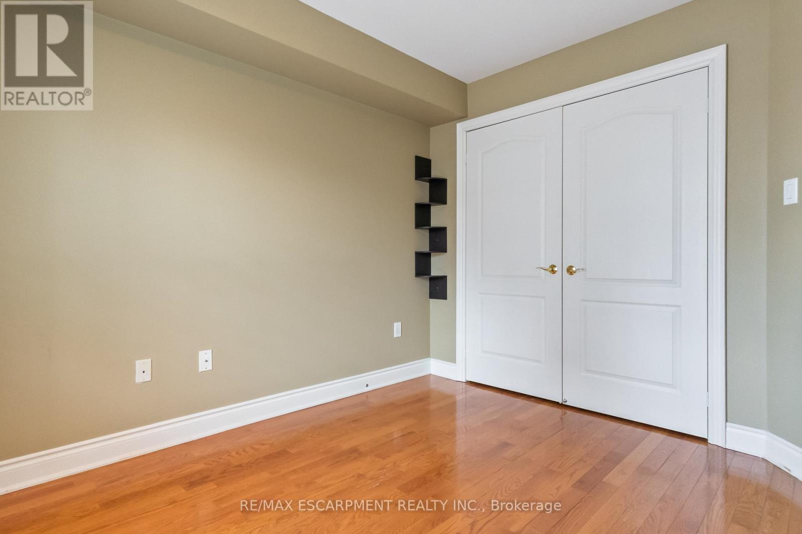 229 - 60 Rosewood Avenue, Mississauga (Port Credit), Ontario  L5G 4W2 - Photo 30 - W12121403