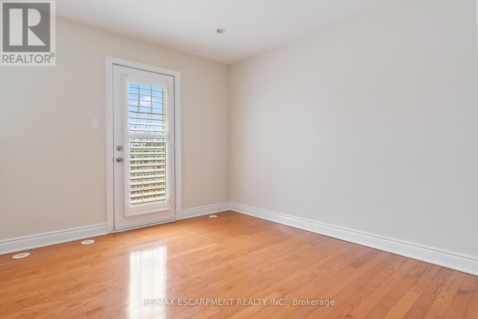 229 - 60 Rosewood Avenue, Mississauga (Port Credit), Ontario  L5G 4W2 - Photo 35 - W12121403